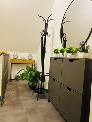 Interior - Cozy vacation and trade fair apartment directly on the Rhine - Wesseling  (Wesseling)