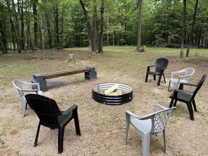 Property grounds - Wild Ride Retreat-Secluded /Trailer Parking /Pets 
 sleeps 6, 12.1mi Albert Pike (Caddo Gap)