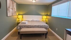 Room - Cozy Retreat Near Everything | Clean & Comfortable (Charlottetown)