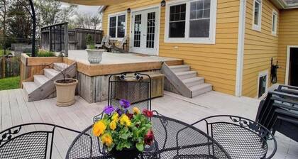 Cozy Retreat Near Everything | Clean & Comfortable
