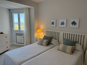 2 chambres, fer et planche à repasser, Wi-Fi gratuit, draps fournis