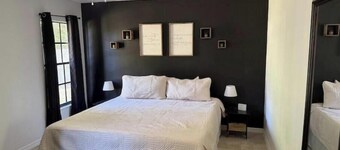 Disney & Daytona Retreat - Cozy Home with Private Yard Near Top Attractions
