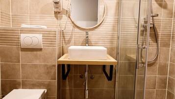Standard Double Room | Bathroom