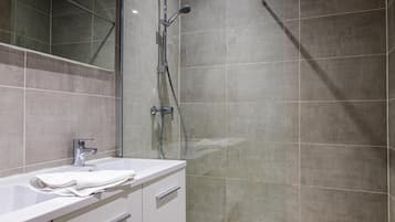 Habitación cuádruple familiar | Baño