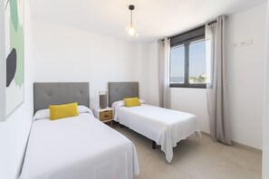 2 bedrooms, in-room safe, iron/ironing board, free WiFi - AG. ÁTICO ALAMO 9C - only families (Playa de Gandía)