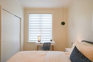 2 bedrooms, desk, iron/ironing board, free WiFi