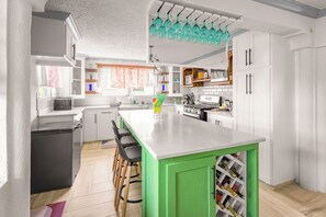 Private kitchen - Spacious 4-bedroom house in Jackmans with AC (Jackmans)