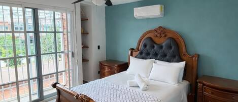 1 slaapkamer, een strijkplank/strijkijzer, gratis wifi, beddengoed