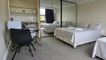 Chambre Triple Familiale, balcon, vue ville