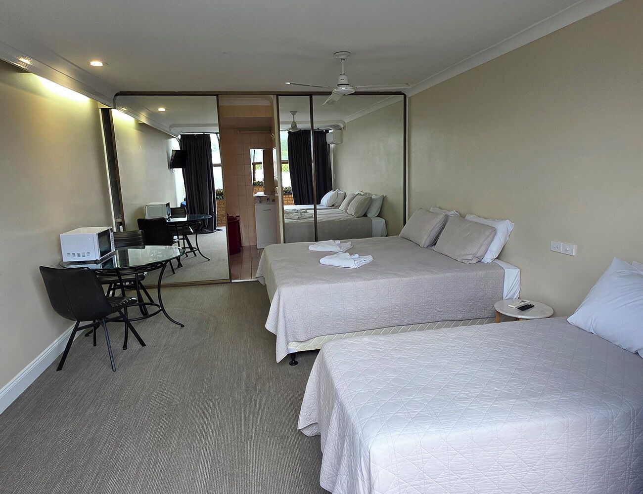 家庭三人房, 阳台, 城市景观