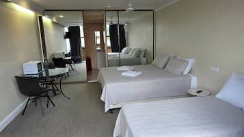 Chambre Triple Familiale, balcon, vue ville