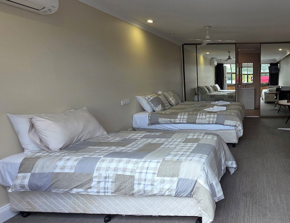 Family Üç Kişilik Oda, Balkon, Şehir Manzaralı