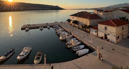 Laguna Apartments - Large room with direct sea view - Shared bathroom