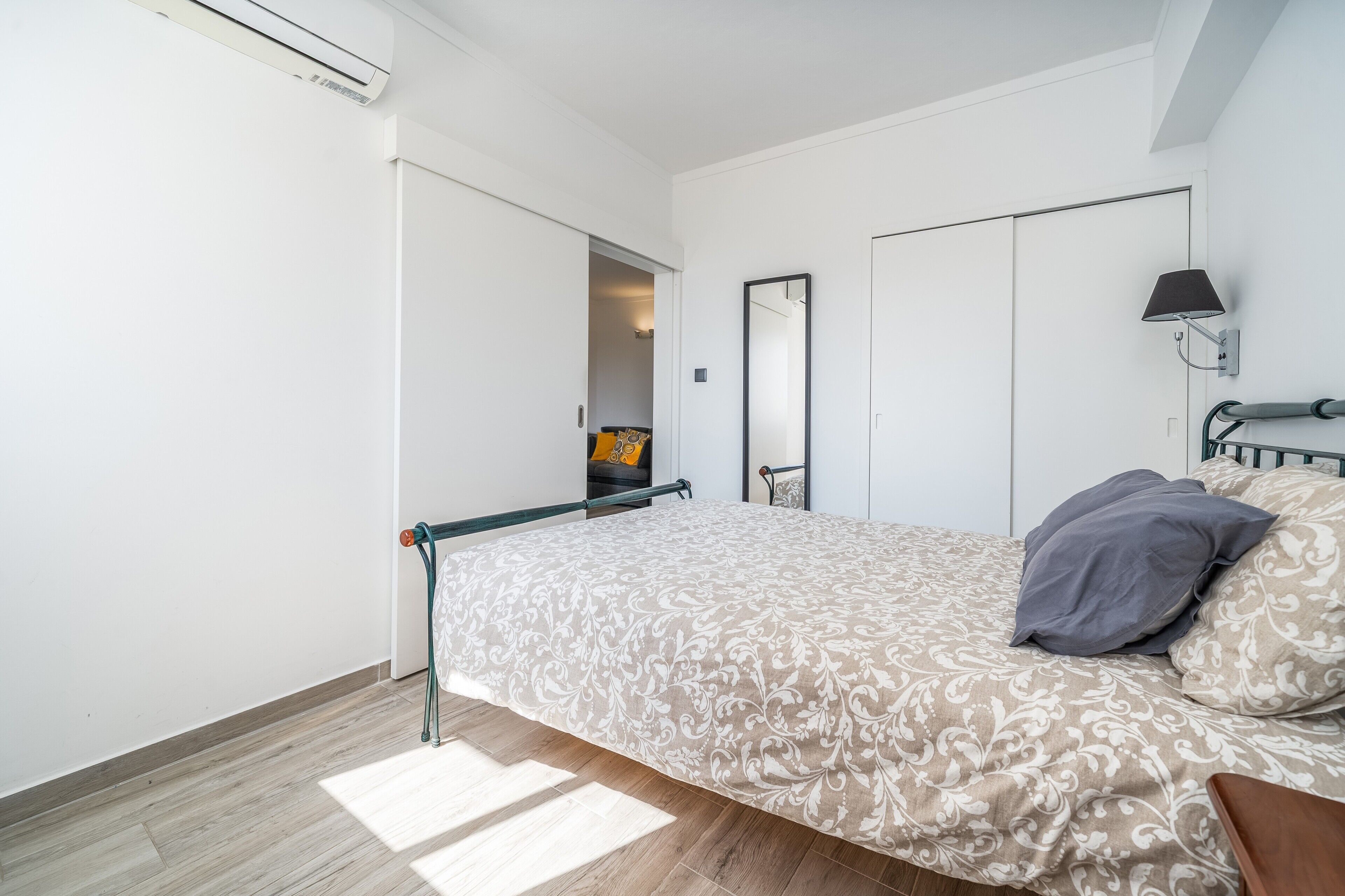 1 chambre, fer et planche à repasser, Wi-Fi, draps fournis