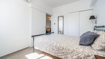 1 chambre, fer et planche à repasser, Wi-Fi, draps fournis