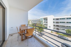 Outdoor dining - Apartment 'Caju Soul By Staywise' with Balcony, Wi-Fi and Air Conditioning (Portimão)