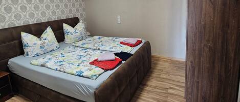 1 bedroom, WiFi, bed sheets