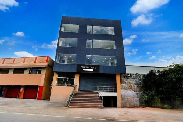 Deluxehotel Chakripuram - Hyderabad