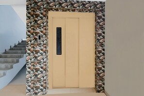 House | Interior - Super Townhouse Cherlapally Bus Terminal (Hyderabad)
