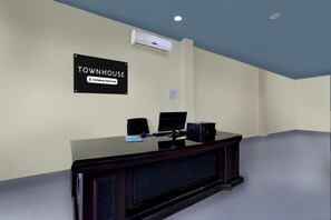 House | Reception - Super Townhouse Cherlapally Bus Terminal (Hyderabad)