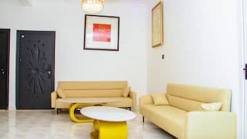 Standard Single Room | Living area