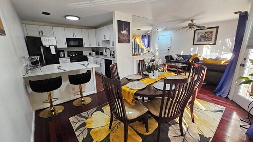 "Peaceful Paradise'    A Cozy and Peaceful Condo In Lorton!