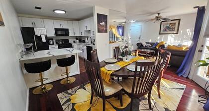 "Peaceful Paradise' A Cozy and Peaceful Condo In Lorton!