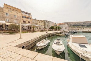 Marina - Room with sitting area - shared bathroom (Pag)