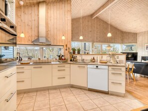 Fridge, microwave, dishwasher, cookware/dishes/utensils - "Nanook" - 1km to the fjord by Interhome (Løgstør)