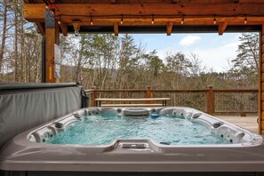 Tina de hidromasaje al aire libre