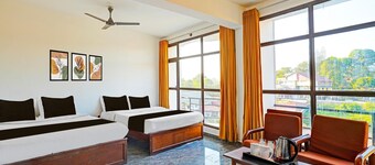 Deluxe Hotel Raj