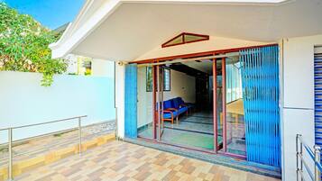 House | Reception