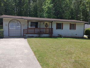 Exterior - Peaceful FIFA Retreat - Atlanta Nature Preserve Stay - 10 miles to Stadium.  (Atlanta)