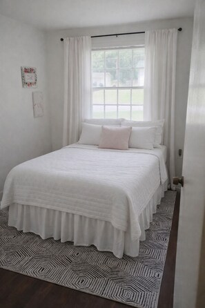 Room - Peaceful FIFA Retreat - Atlanta Nature Preserve Stay - 10 miles to Stadium.  (Atlanta)