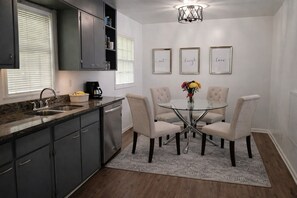 Dining - Peaceful FIFA Retreat - Atlanta Nature Preserve Stay - 10 miles to Stadium.  (Atlanta)