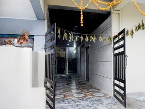 บ้านพัก | ฝ่ายต้อนรับ