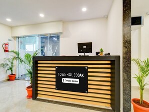Hus | Reception