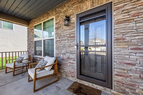 4BR Charlotte Retreat - Fenced Yard + Outlets