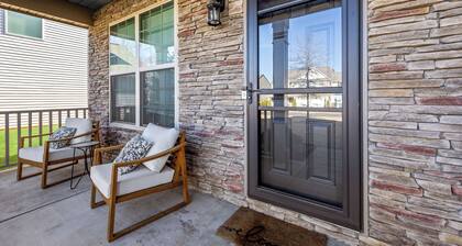 4BR Charlotte Retreat - Fenced Yard + Outlets