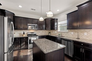 Private kitchen - 4BR Charlotte Retreat - Fenced Yard + Outlets (Charlotte)