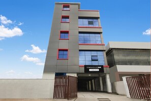 Exterior - Super Townhouse Oak Kamineni Bus Stop (Hyderabad)