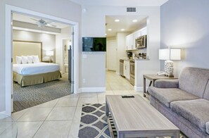 Room - Resort/Condo with 1 bedroom and AC close to attractions (Clermont)