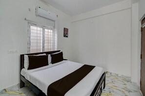 1 bedroom - Deluxegn Luxury Suits (Hyderabad)