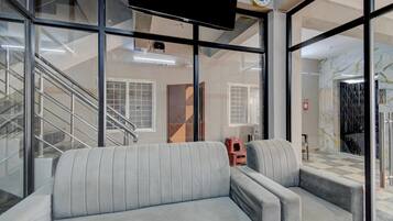 House | Lobby