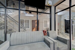 Hus | Lobby