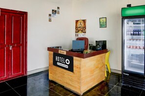 House | Meja sambut tetamu