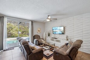 TV - Magical 6BR Retreat Near Disney | Private Pool & Spa | Themed Rooms (Kissimmee)