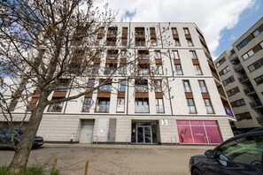 Exterior - Nadodrze Apt - Balcony, Parking, Workspace (Wrocław)