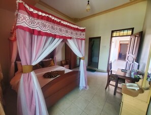 Habitación doble Deluxe, balcón, vista a la ciudad | Wifi gratis