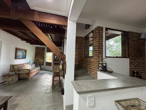 Rustic and cozy beach house with 4 ensuites